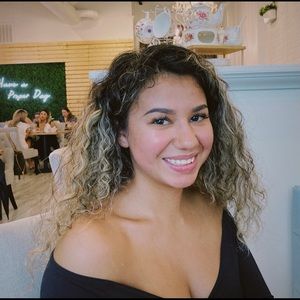 Meet your Posher, Eliza